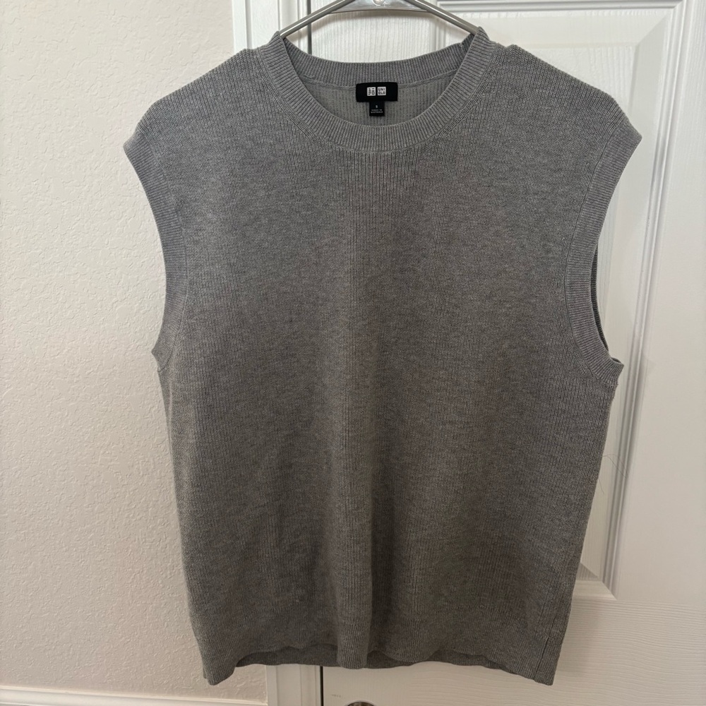 Uniqlo Men Oversized Crew Neck Vest